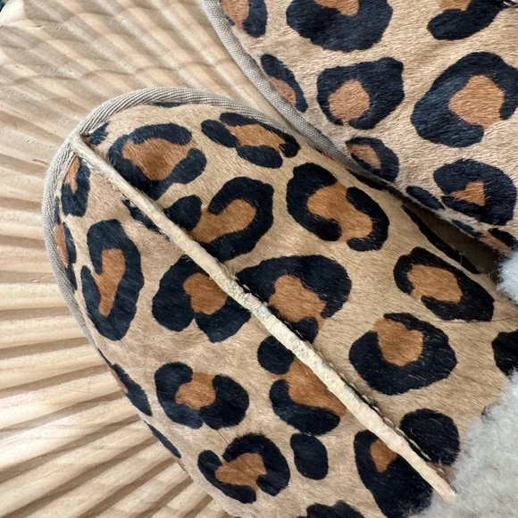 Ugg Scuffette II Genuine Shearling Slipper size 11 leopard - Picture 7 of 7
